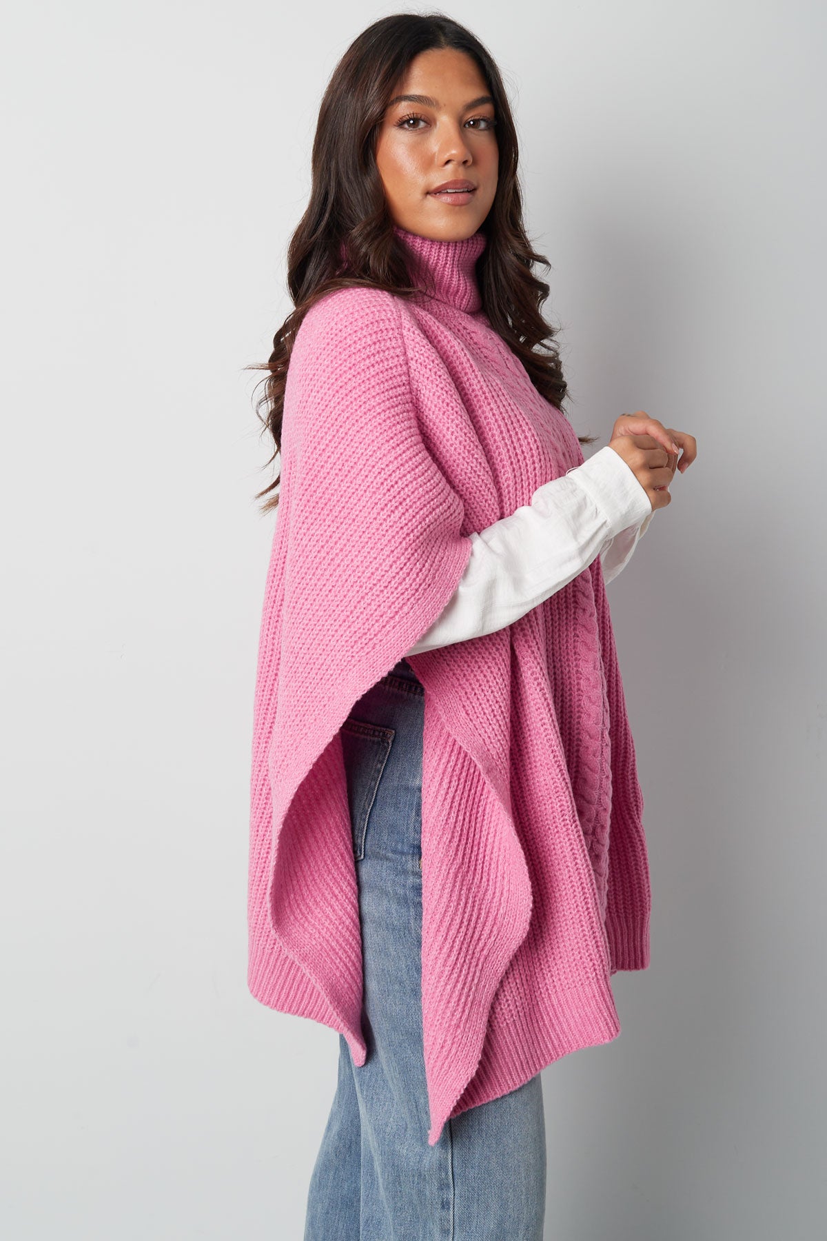 Einfach gestrickter Poncho – rosa