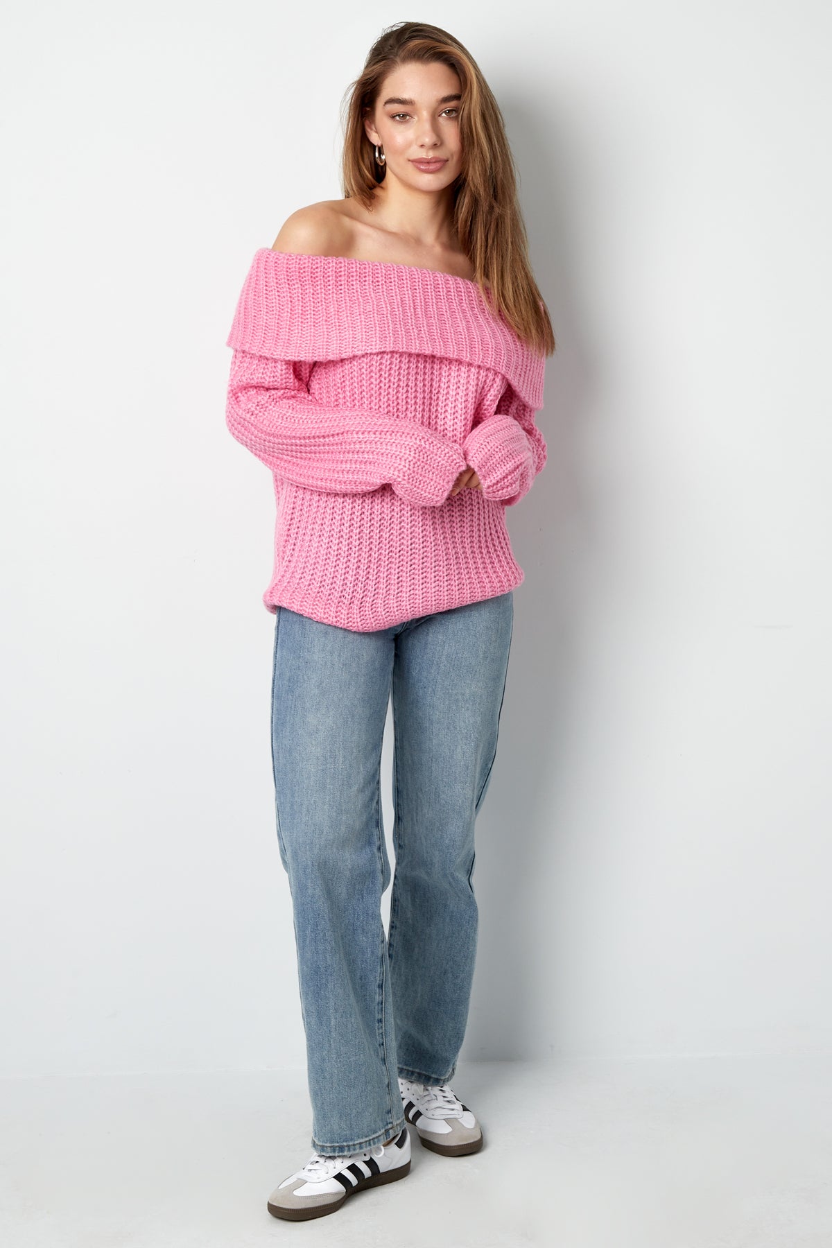 Gestrickter Off-Shoulder-Pullover