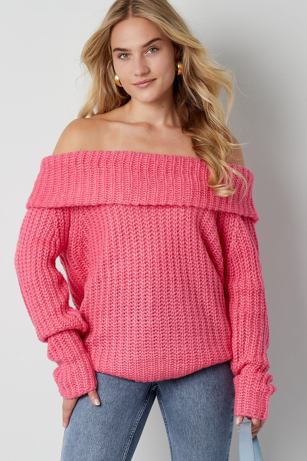 Gestrickter Off-Shoulder-Pullover