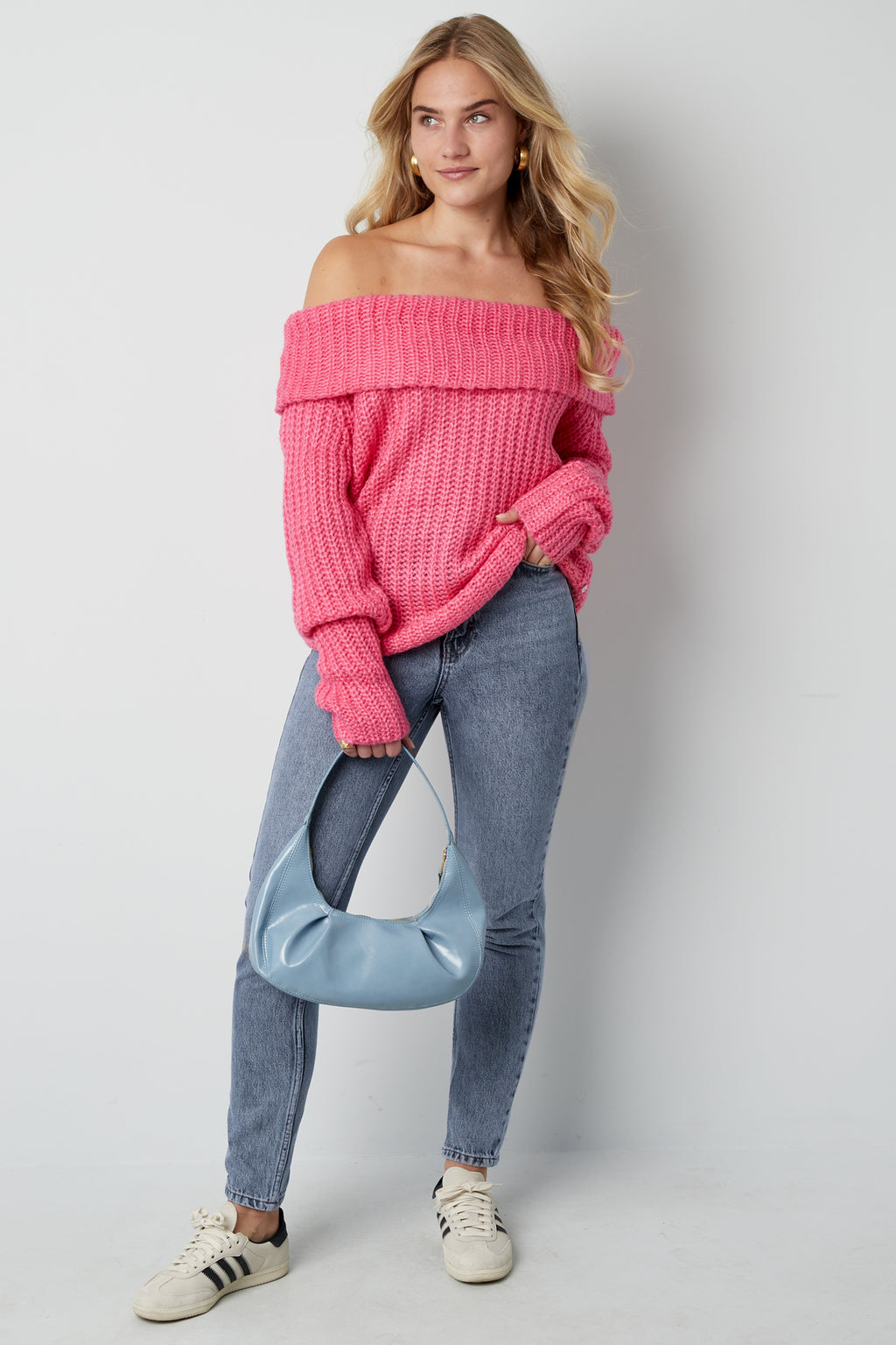 Gestrickter Off-Shoulder-Pullover