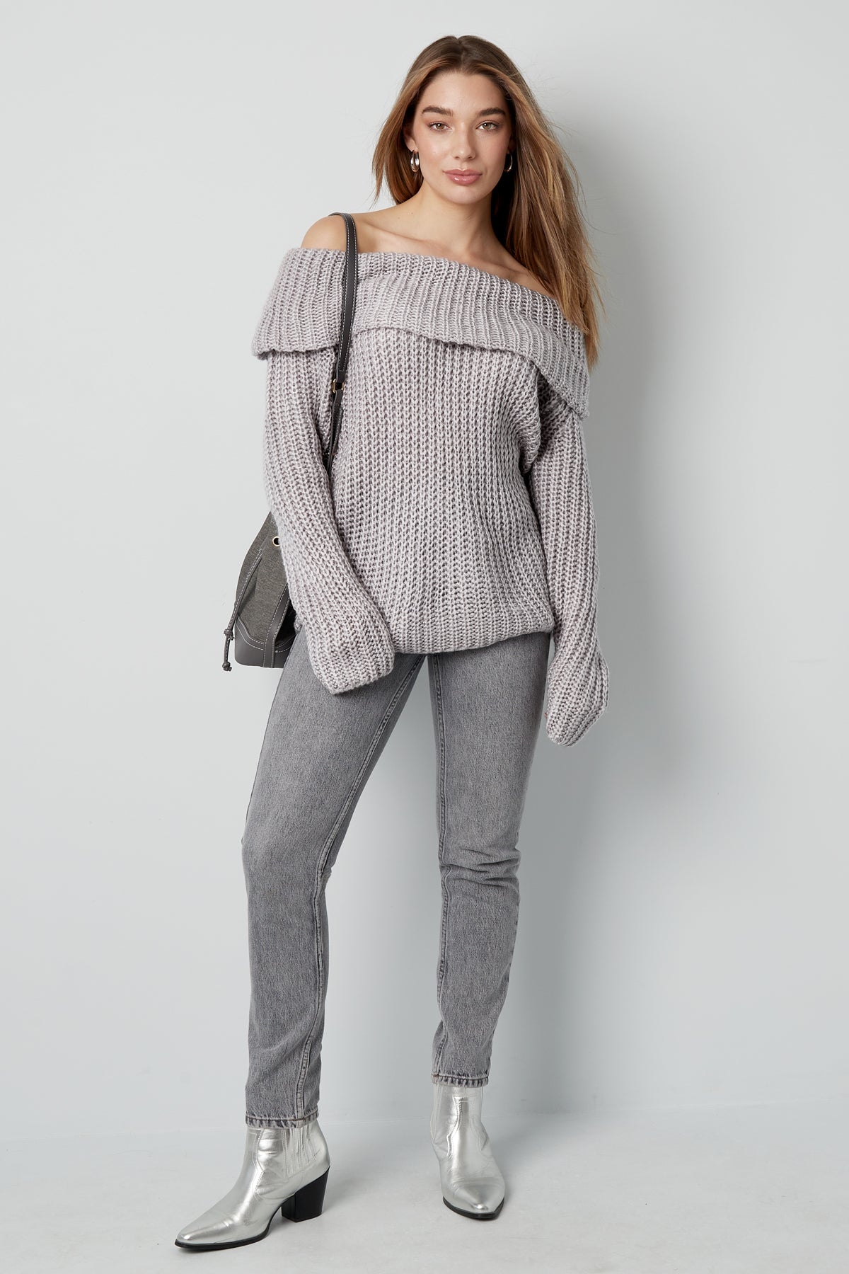 Gestrickter Off-Shoulder-Pullover