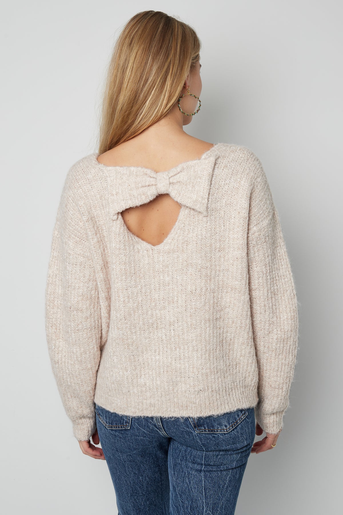 Bowtiful Pullover