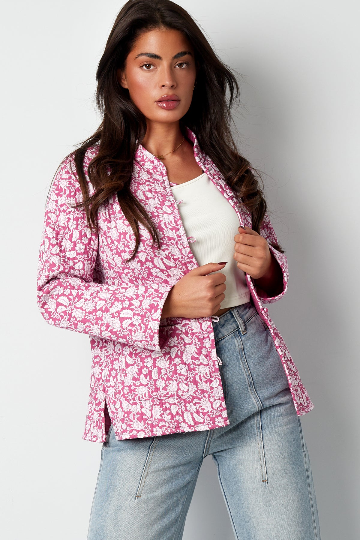 Jacke mit rosa Aufdruck