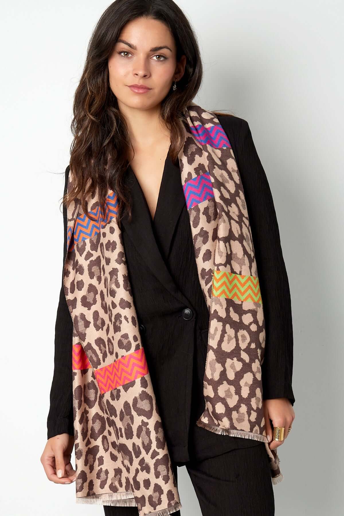 Panther-Schal mit farbigen Details