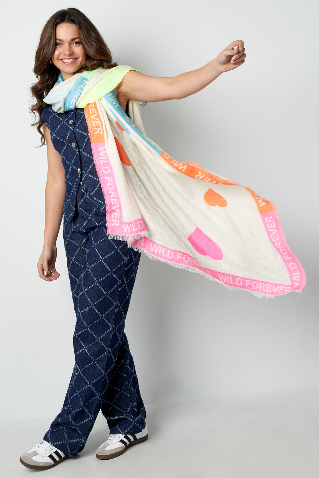 Schal mit buntem Print – mehrfarbig